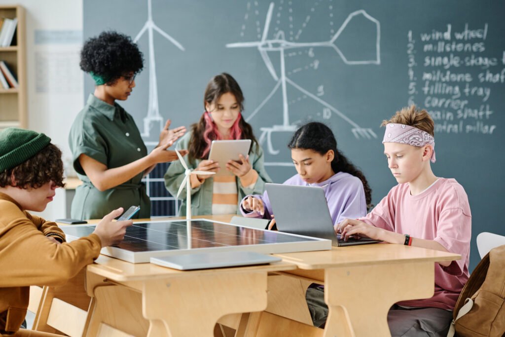 Integrating AI Lesson Plans into Classroom Workflows for Smarter Teaching